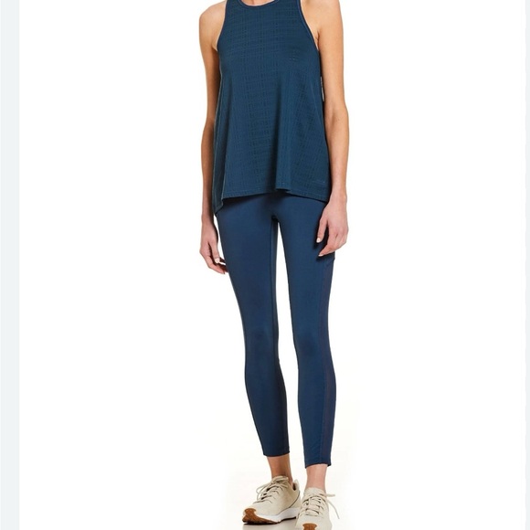 TNF Dayology Tank - Picture 7 of 7